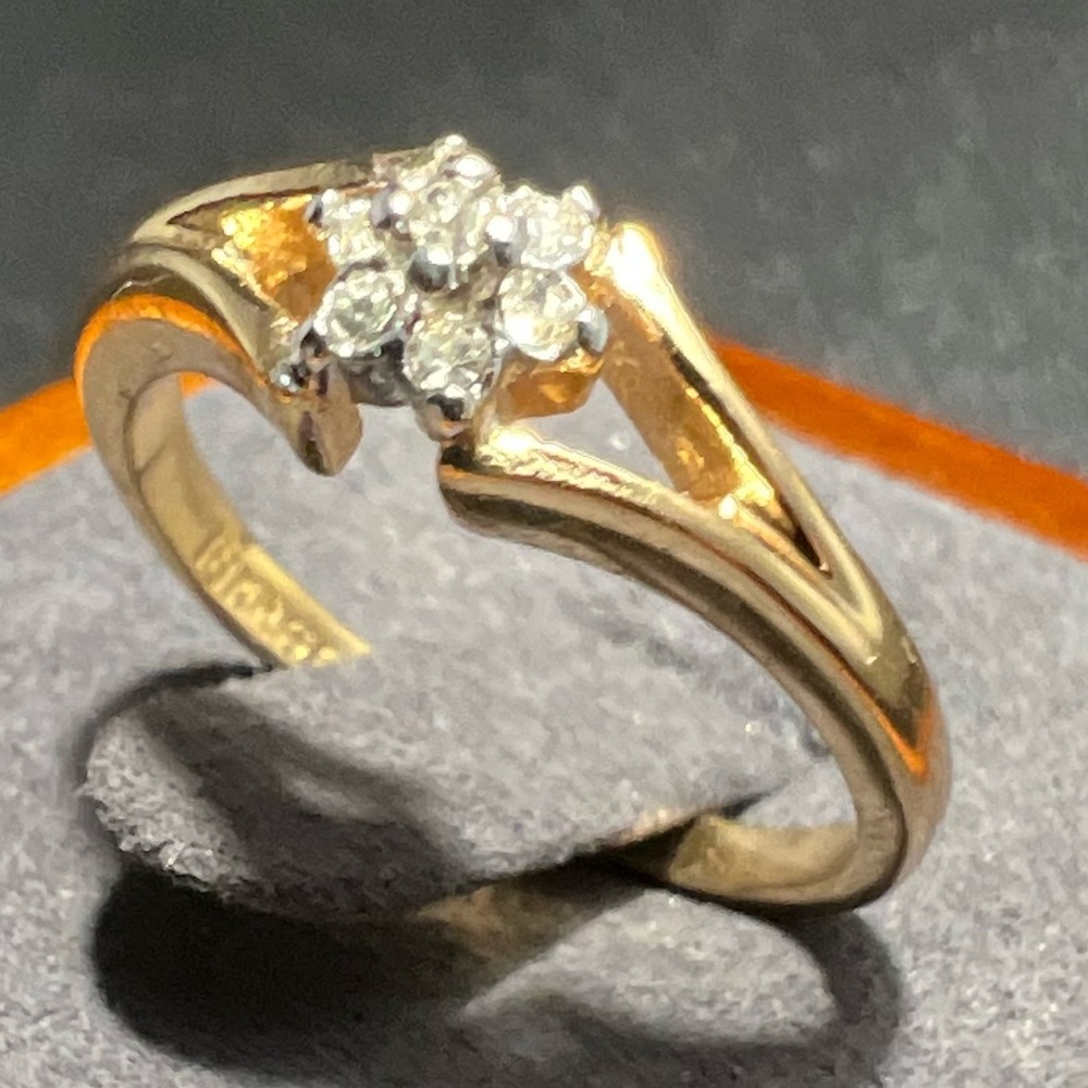 Vintage 18K Gold Plated Star CZ Ring Dainty Split Shank Ring Sz 7.5
